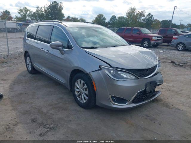  Salvage Chrysler Pacifica