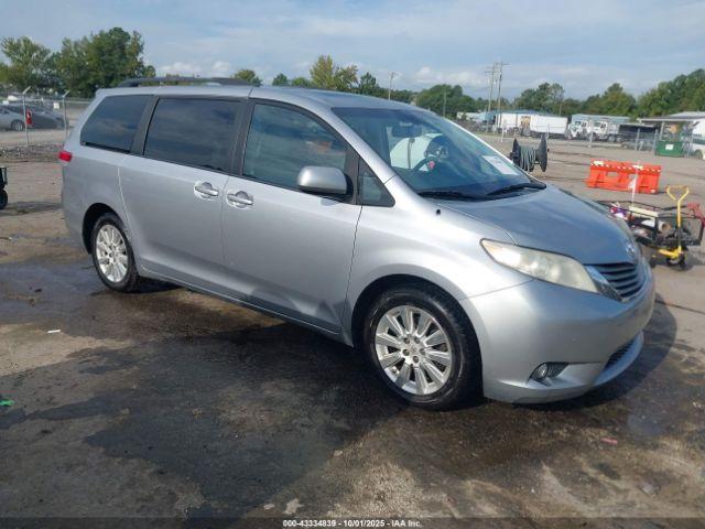  Salvage Toyota Sienna