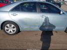 Toyota Camry Le Image 9