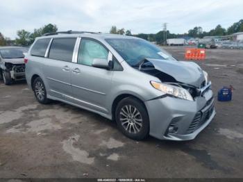  Salvage Toyota Sienna