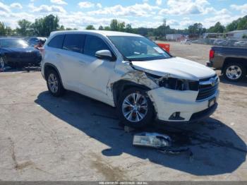  Salvage Toyota Highlander