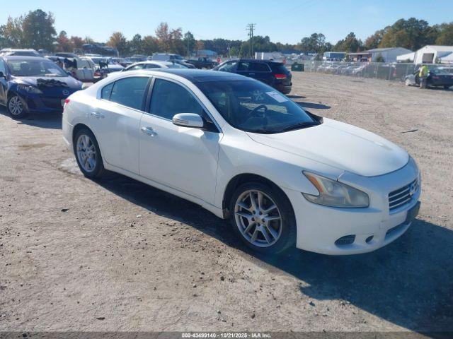  Salvage Nissan Maxima