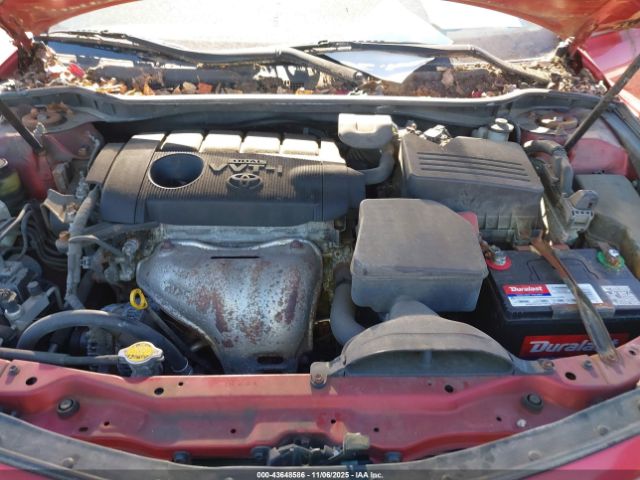 Toyota Camry Le Image 7