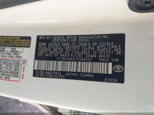 Toyota Camry Le Image 6