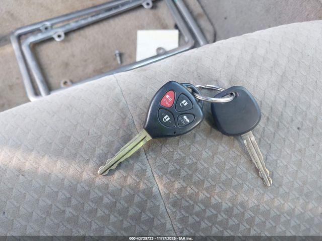 Toyota Camry Le Image 11