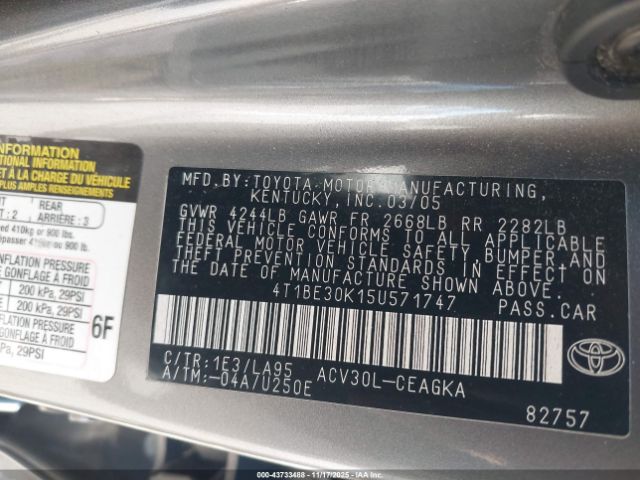 Toyota Camry Xle Image 7