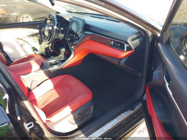 Toyota Camry Xse Image 8