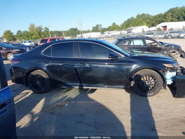 Toyota Camry Xse Image 9