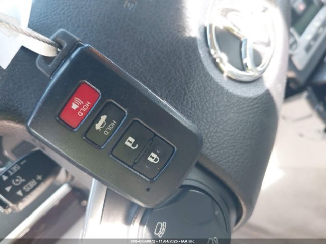 Toyota Camry Xle V6 Image 14