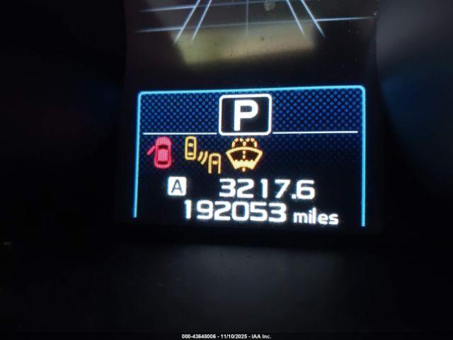 Subaru Outback 2.5i Limited Image 11