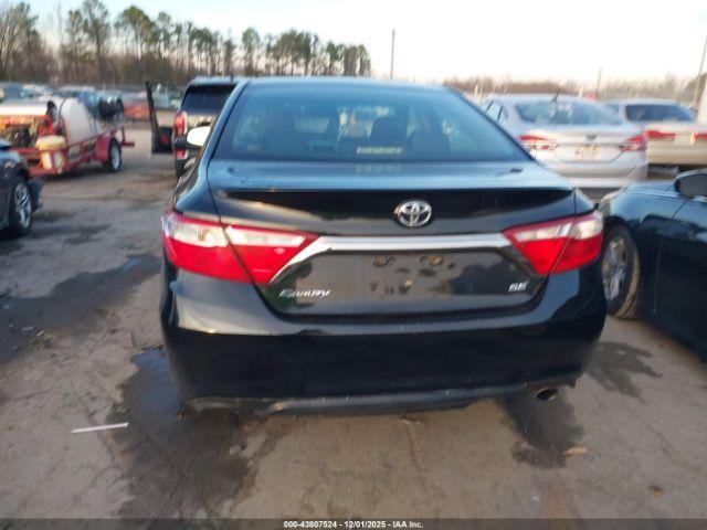 Toyota Camry Se Image 8