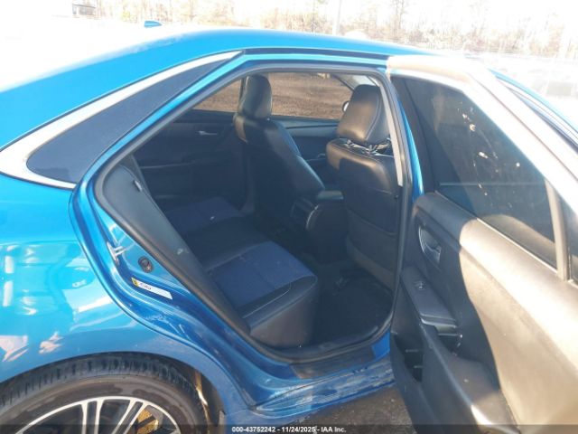 Toyota Camry Se Image 6