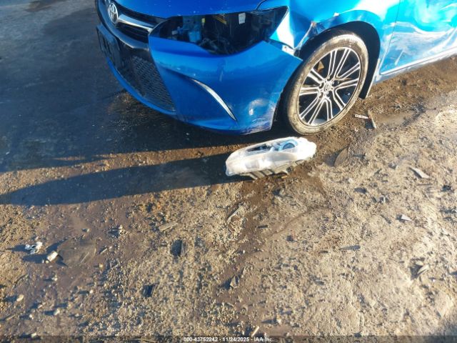 Toyota Camry Se Image 12