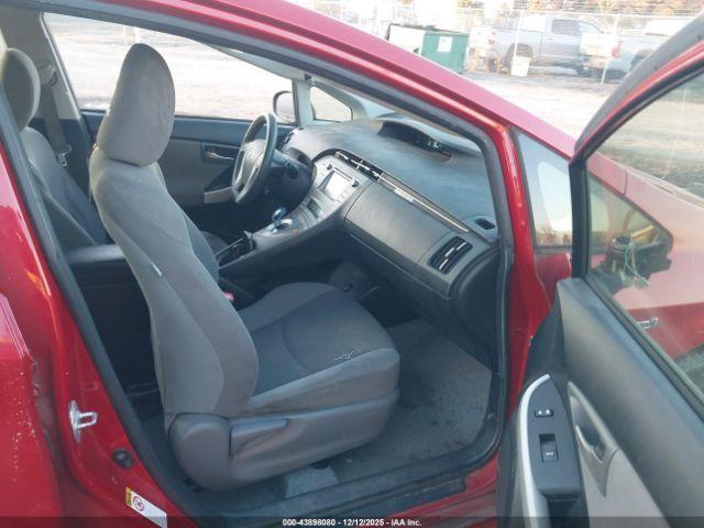 Toyota Prius Two Image 11