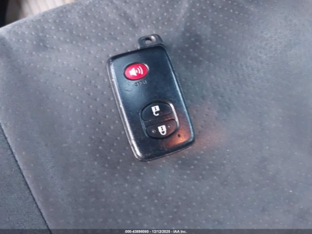 Toyota Prius Two Image 15