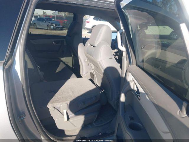 Chevrolet Traverse Ls Image 8