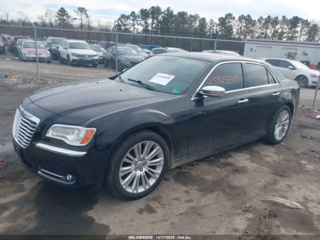 Chrysler 300 Limited Image 4