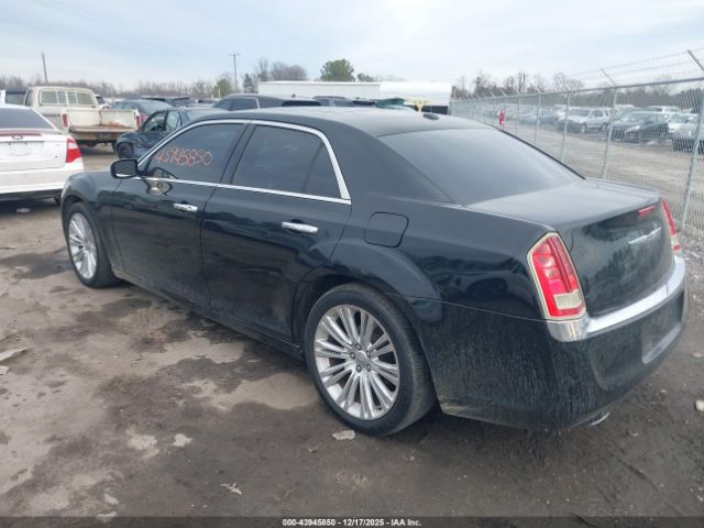 Chrysler 300 Limited Image 6