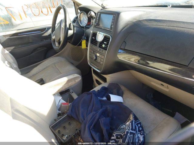 Chrysler Town & Country Touring Image 3