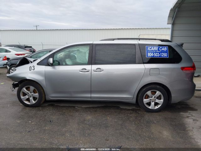 Toyota Sienna Le V6 8 Passenger Image 12