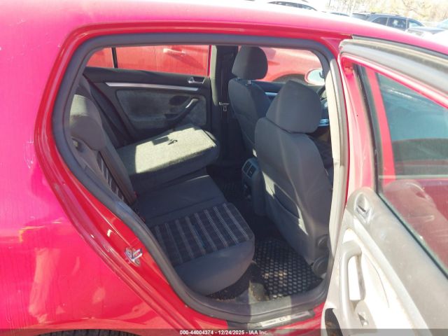 Volkswagen GTI 4-door Image 7