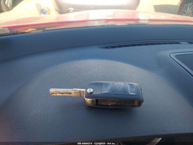 Volkswagen GTI 4-door Image 11