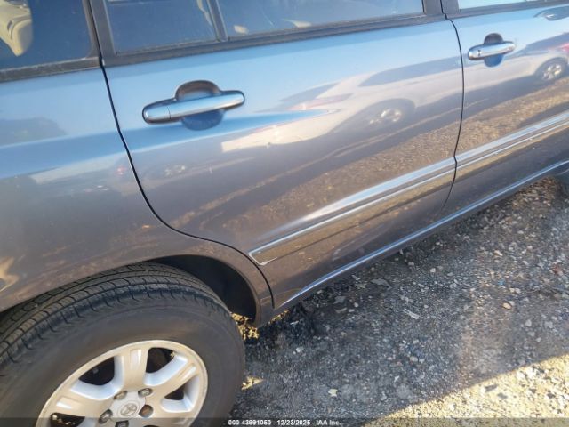 Toyota Highlander V6 Image 5