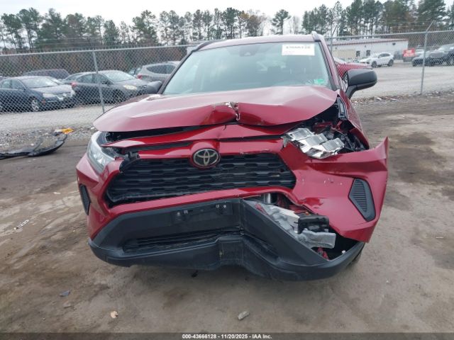 Toyota RAV4 Le Image 15