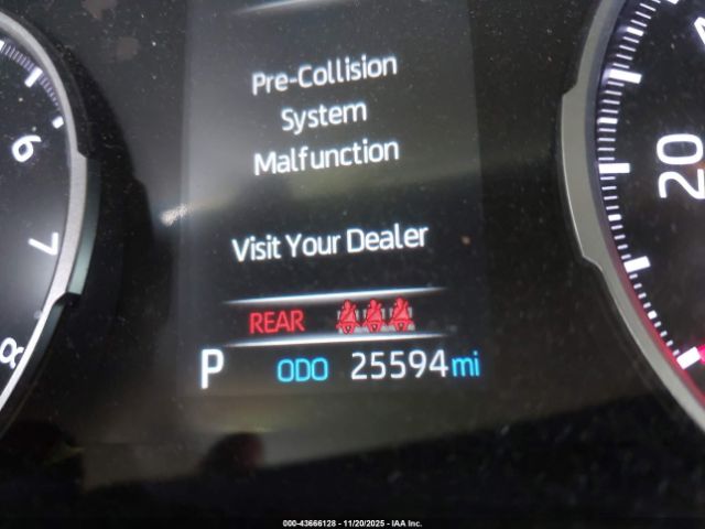 Toyota RAV4 Le Image 16