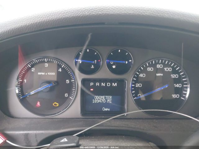 Cadillac Escalade Standard Image 9