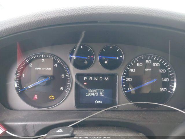 Cadillac Escalade Standard Image 9