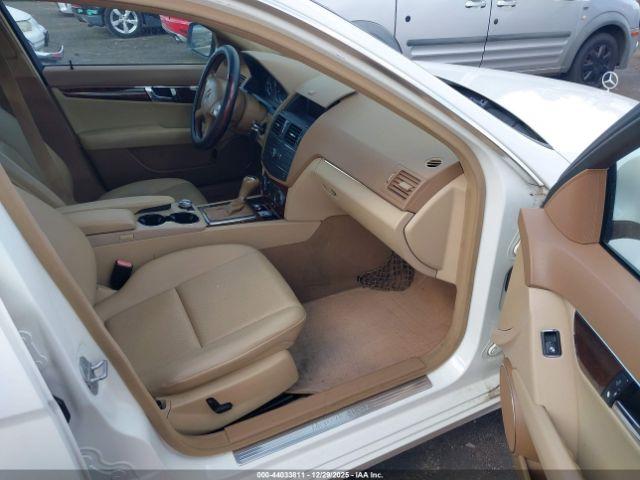 Mercedes-Benz C-Class Image 3