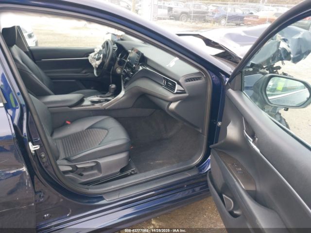 Toyota Camry Se Image 7