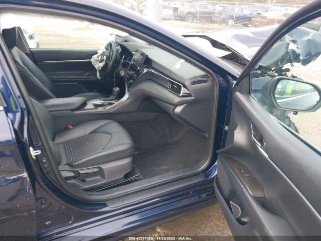 Toyota Camry Se Image 7