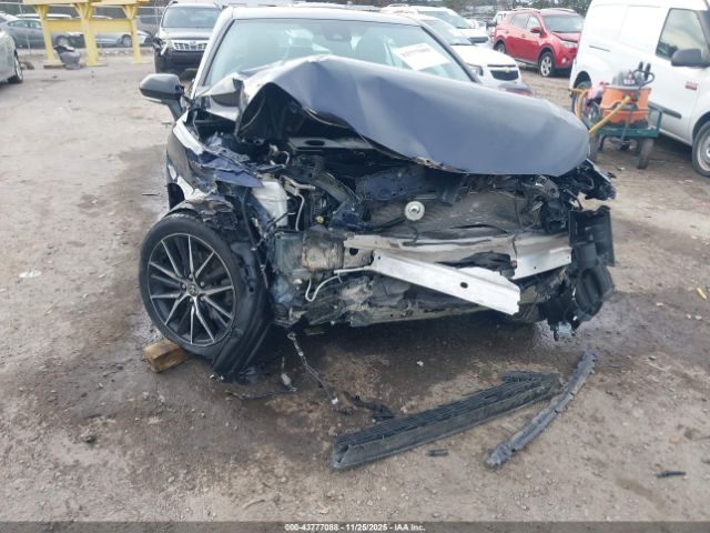 Toyota Camry Se Image 3