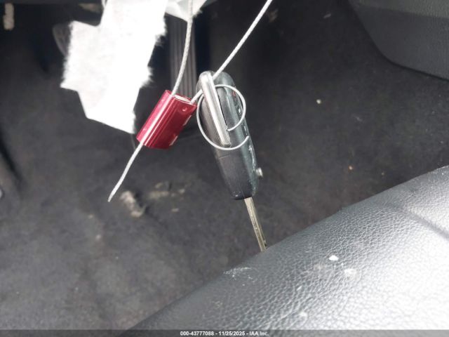 Toyota Camry Se Image 9