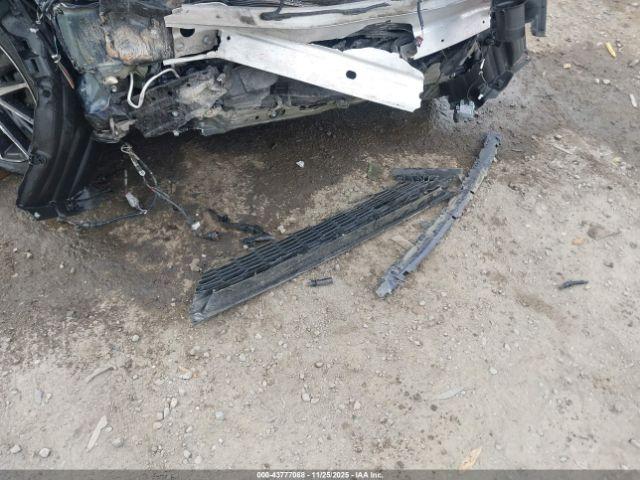 Toyota Camry Se Image 10