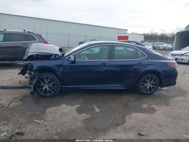 Toyota Camry Se Image 14