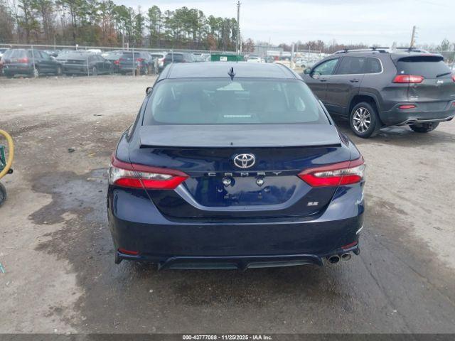 Toyota Camry Se Image 15