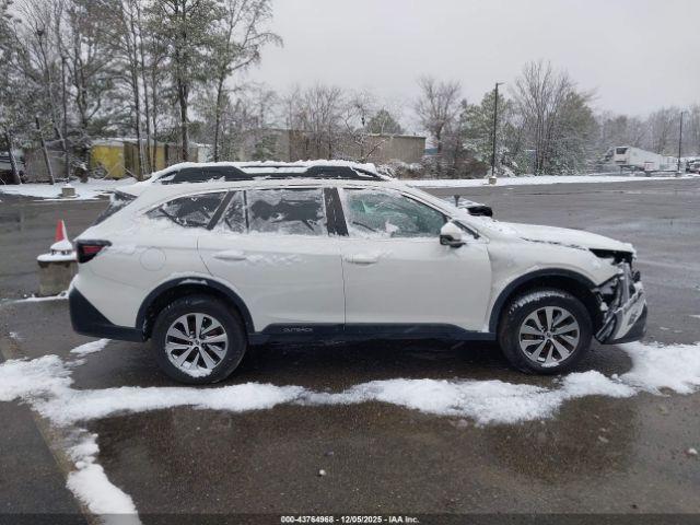 Subaru Outback Premium Image 8