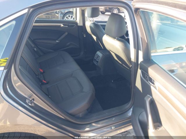 Volkswagen Passat 1.8t Se Image 13