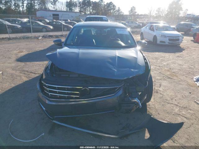 Volkswagen Passat 1.8t Se Image 10