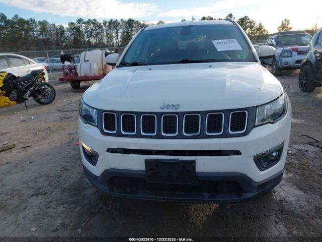 Jeep Compass Latitude 4x4 Image 12
