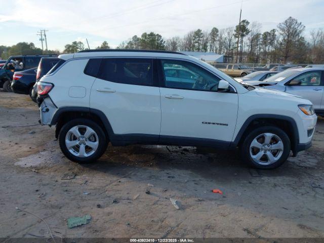 Jeep Compass Latitude 4x4 Image 9