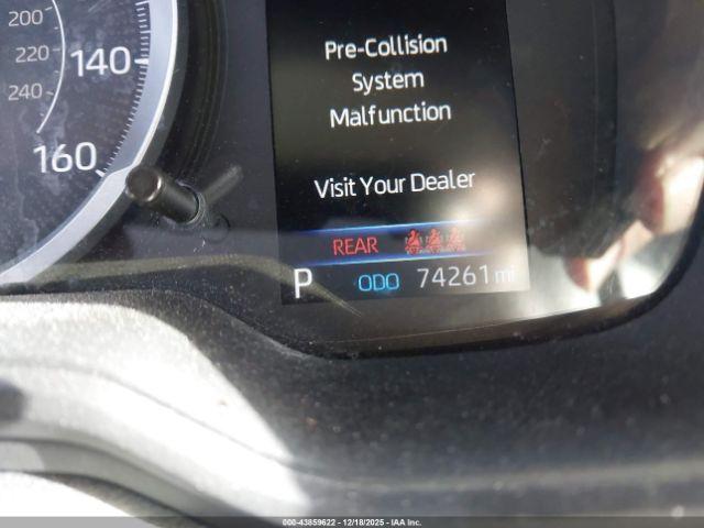 Toyota Corolla Le Image 9