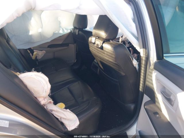 Toyota Camry Se Image 10