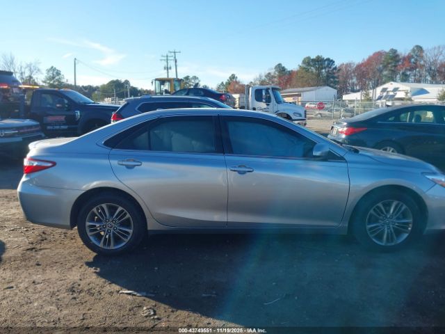 Toyota Camry Se Image 12