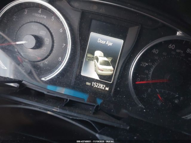 Toyota Camry Se Image 13