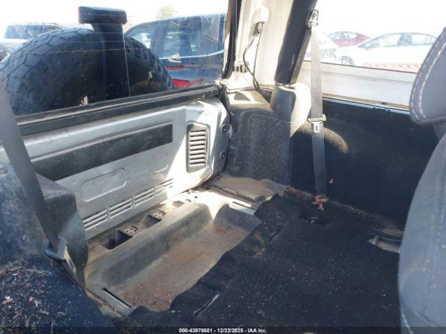 Jeep Wrangler Rubicon Image 10