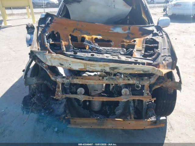 Toyota RAV4 Sport Image 7